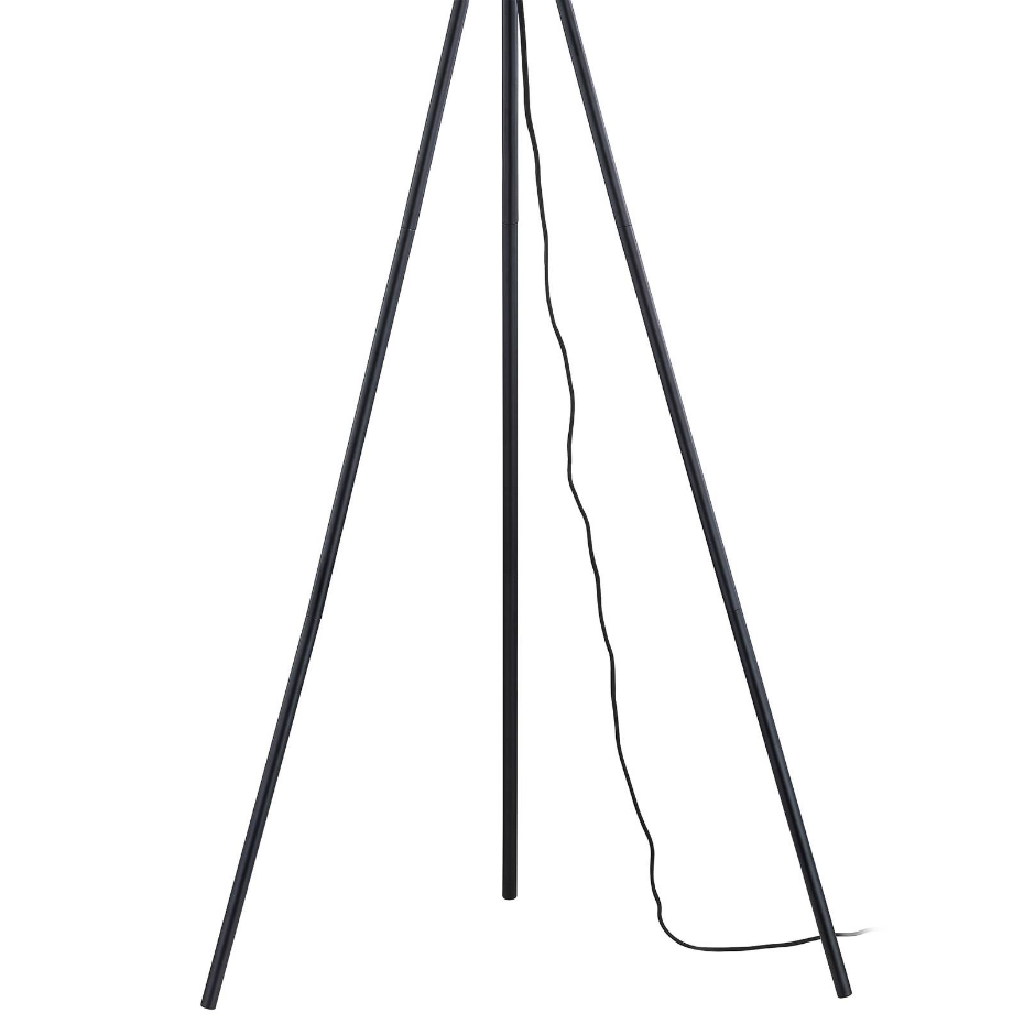 Lampadaire en métal traditionnel, Tamira