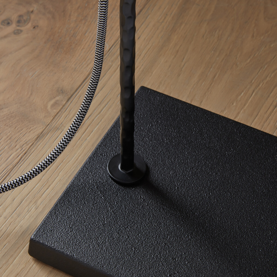 Lampadaire en Tyvek®, pied en métal fer, Moon