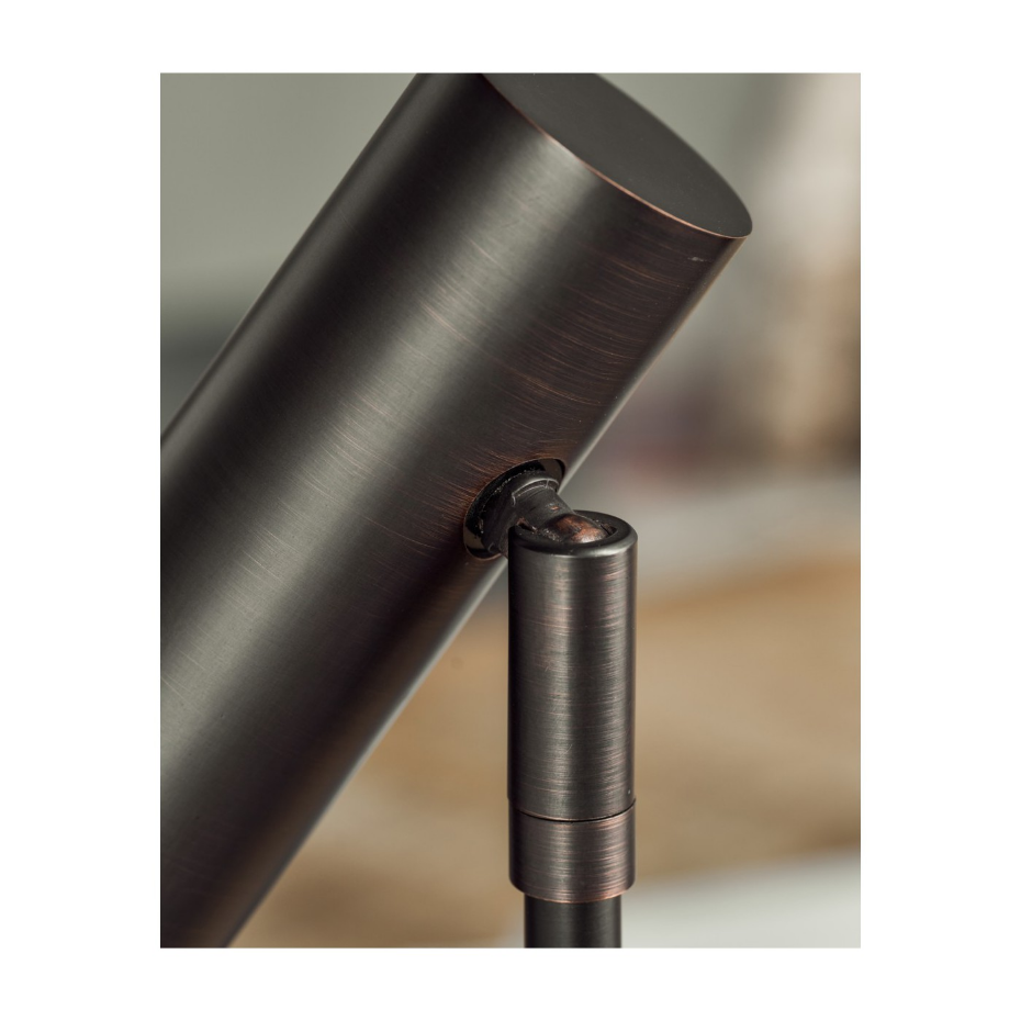 Lampe de table en acier Norm