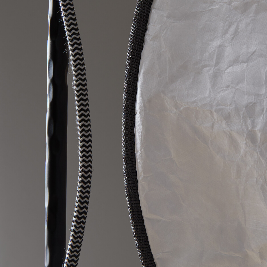 Lampadaire en Tyvek®, pied en métal fer, Moon