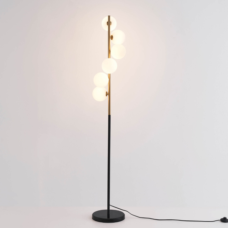 Grand Lampadaire Élégant et Lumineux – SIERRA