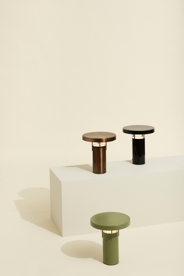 Lampe portable en acrylique et fer BRINGME