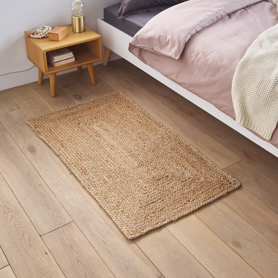 Descente de lit en jute, Aftas