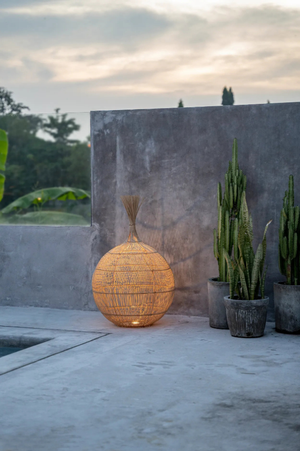 Lampadaire en rotin WONTON