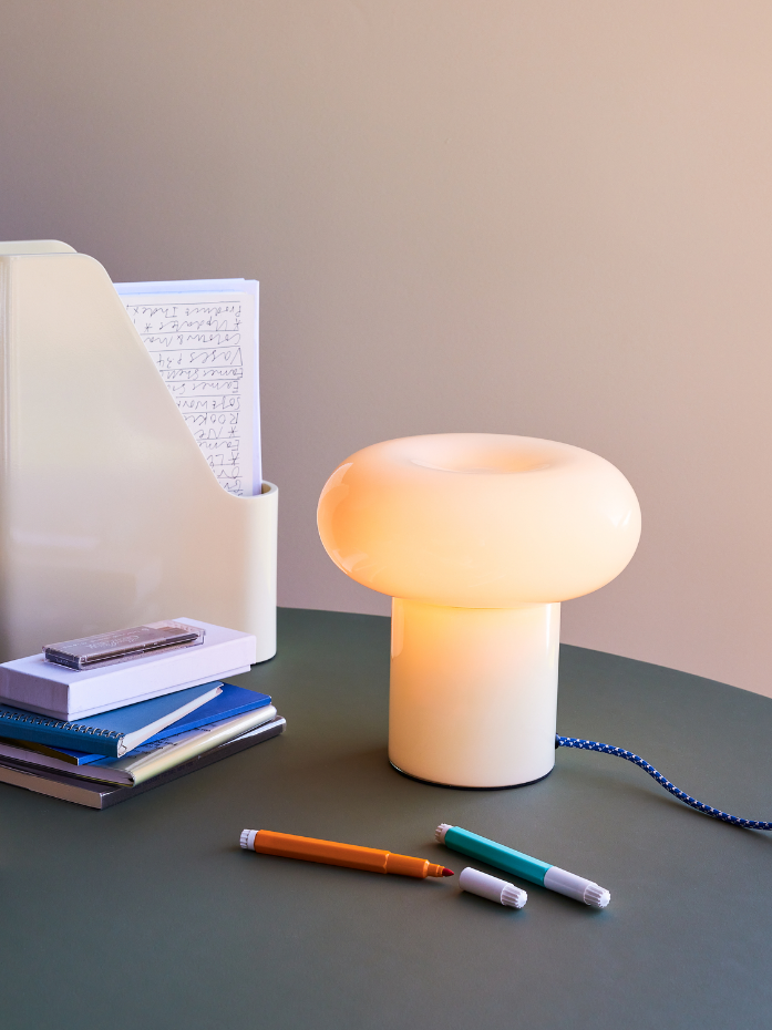 Lampe de table en verre HUES.