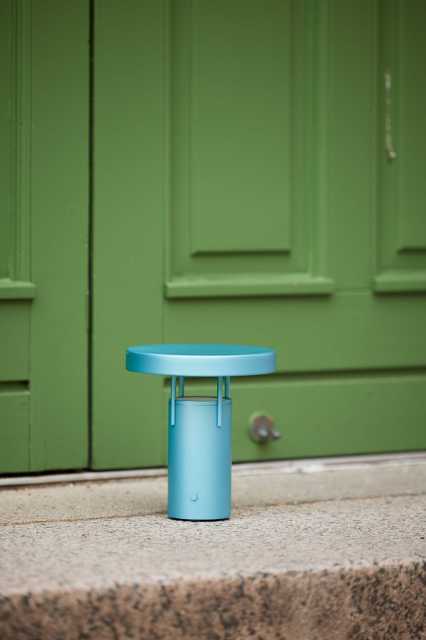 Lampe portable en acrylique et fer BRINGME
