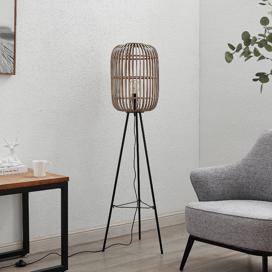 Lampadaire en bois traditionnel, Canyana