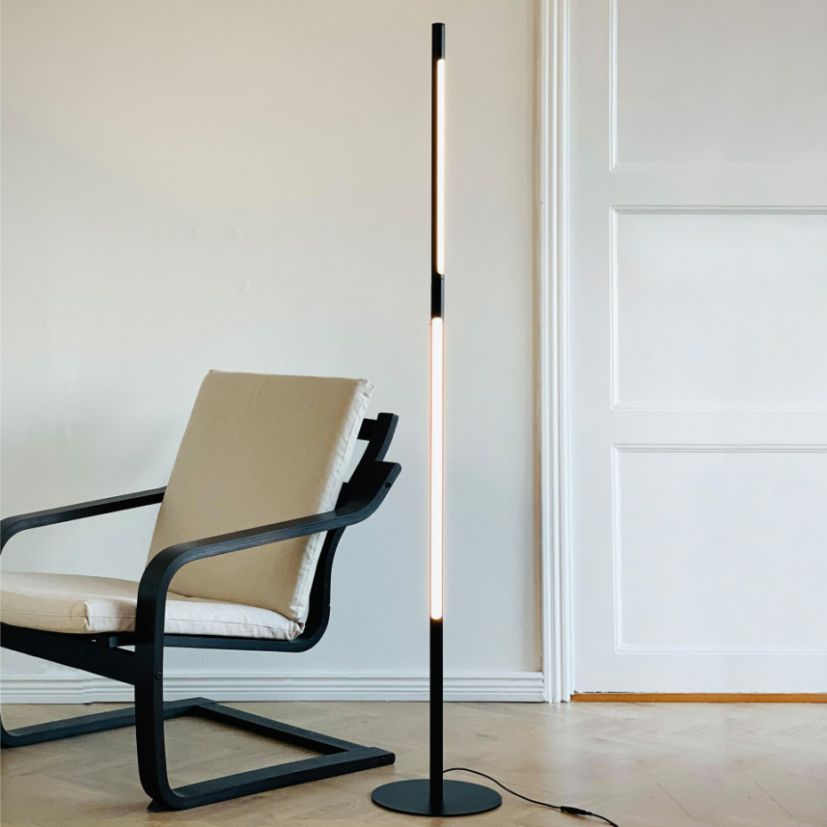 Lampadaire en métal noir Vagner