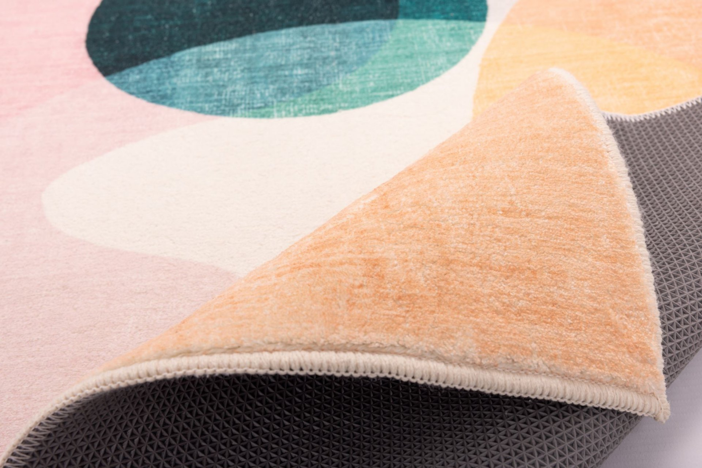 Tapis de bain moelleux aux couleurs vives - ARIELLA