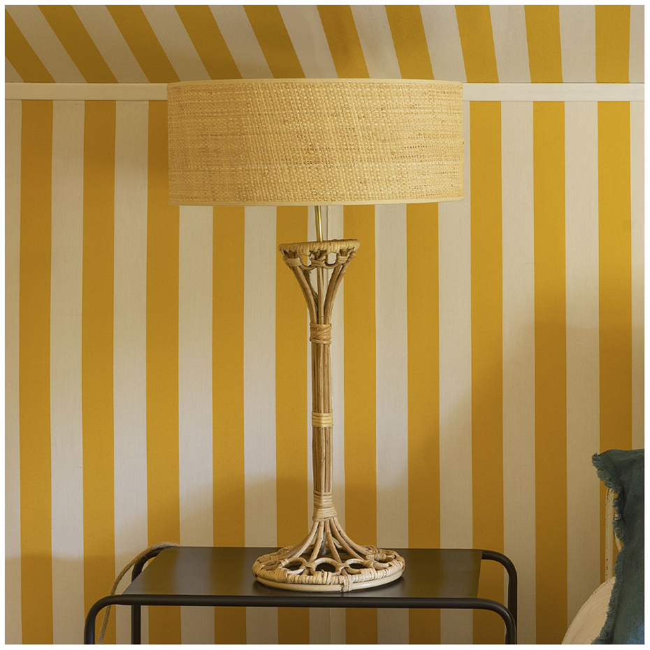 Pied de lampe en rotin