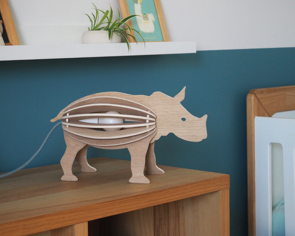 Lampe à poser en chêne Rhinocéros - ZOOO SAVANE