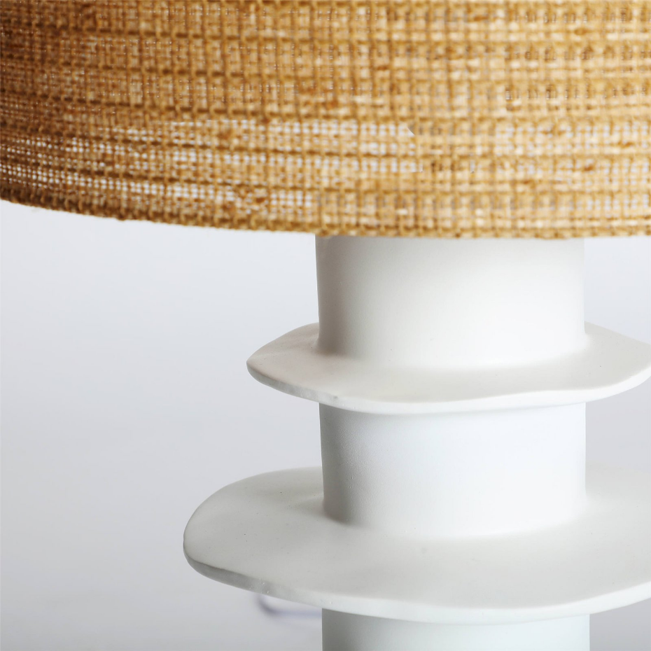 Lampe à poser en céramique et raphia