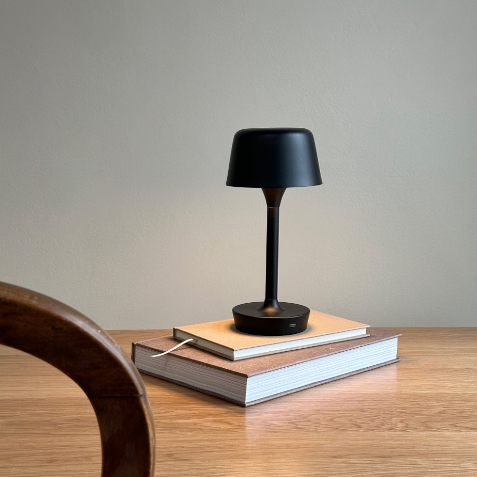 Lampe à poser en métal LED FLOW