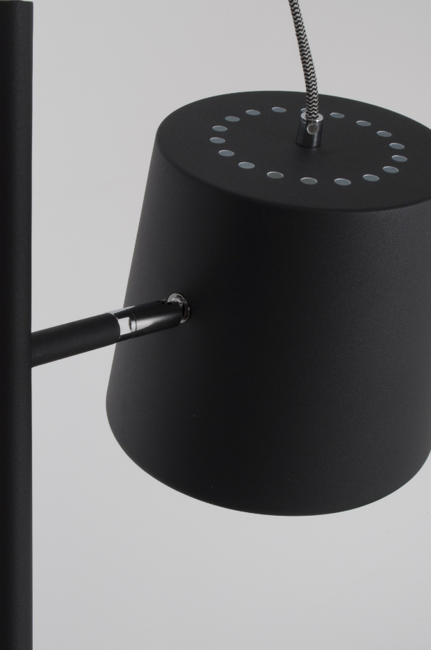 Lampadaire design en métal industriel, BUCKLE HEAD