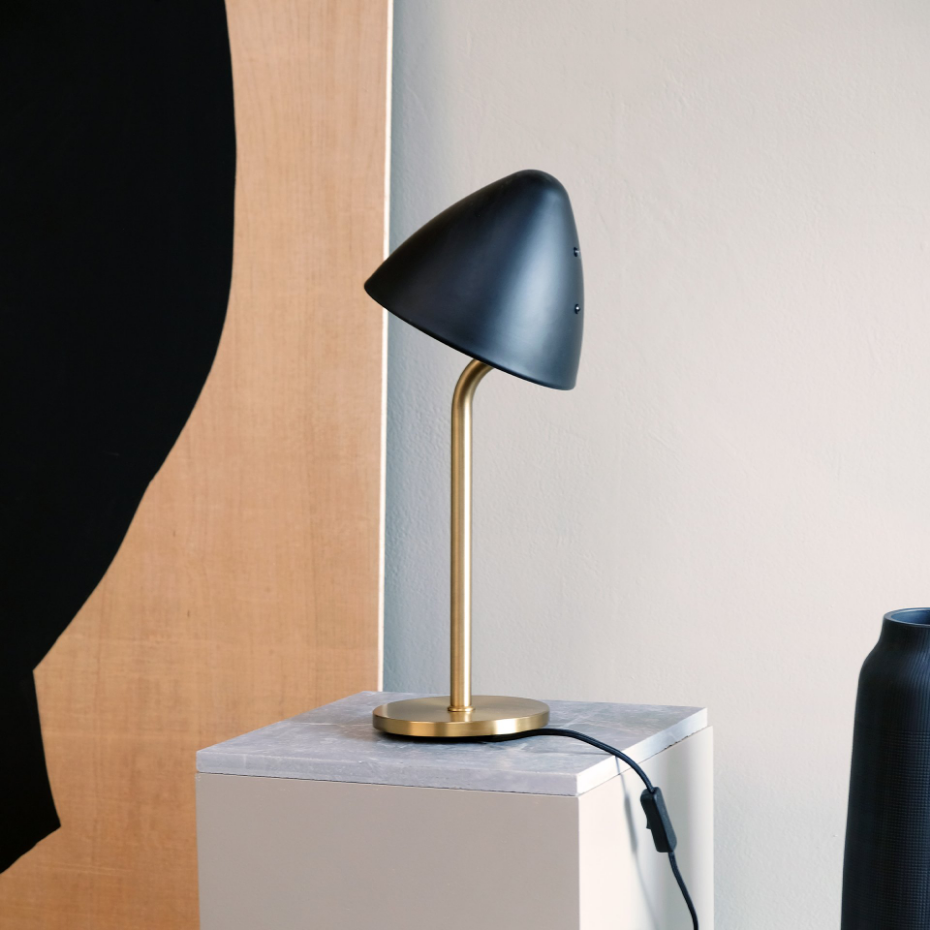 Lampe à poser en Métal, noir et laiton OULU