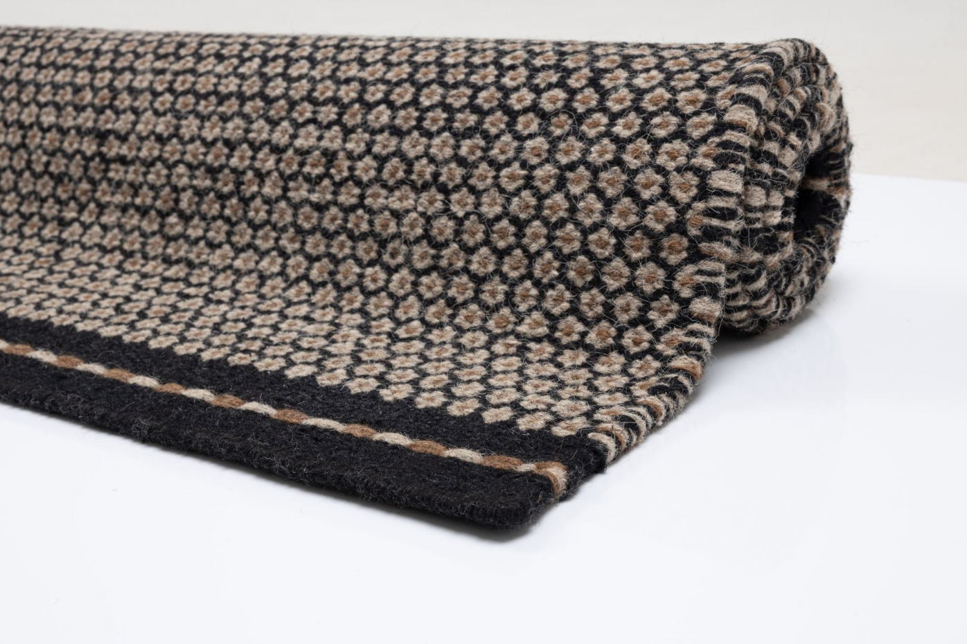 Tapis en laine tissé à la main avec motif à fleurs - Flower