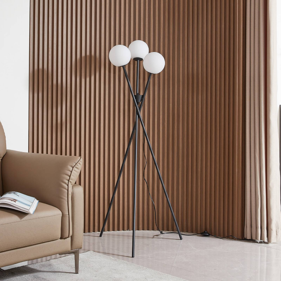 Lampadaire en métal moderne, Visata