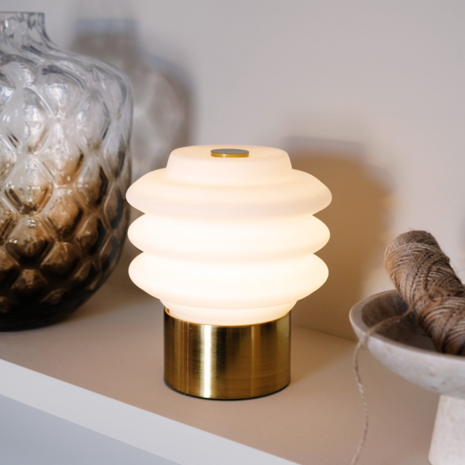 Lampe à poser LED verre opale DIVA