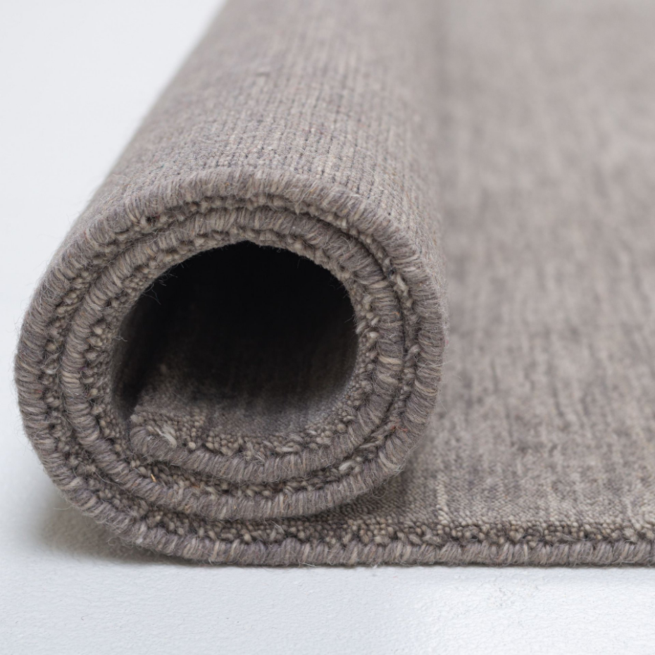 Tapis UNI en laine vierge tissé à la main agréable au toucher