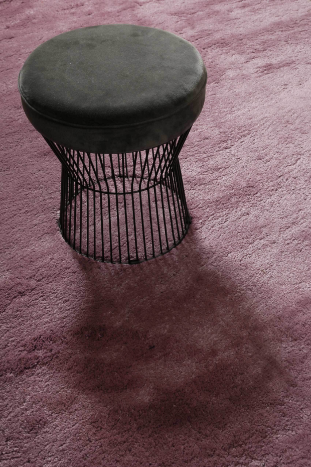 Tapis à poils longs avec de légères rayures ,  Lulu
