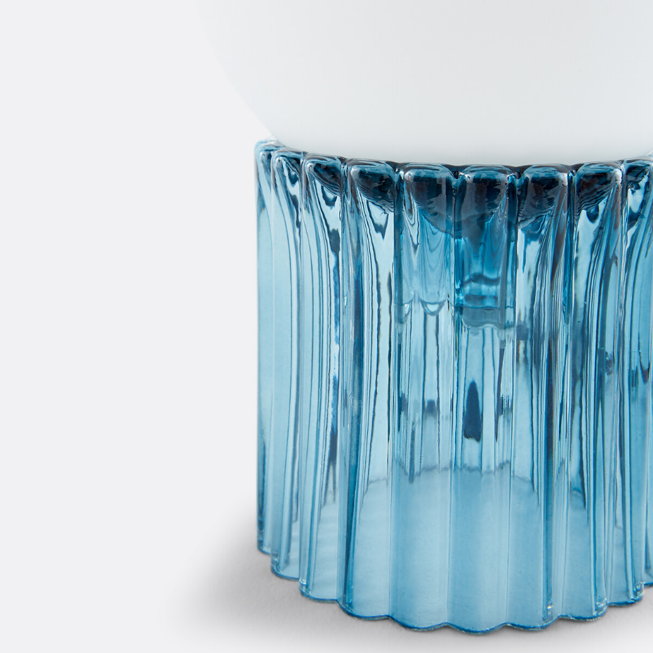 Lampe à poser, verre strié coloré et opaline, Dima