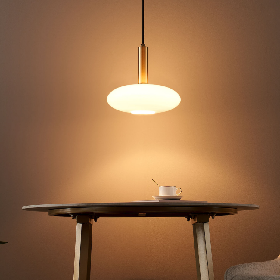 Suspension élégante à verre opalin – ZINNIA