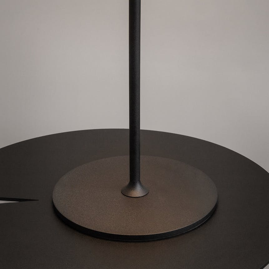 Lampe de table rechargeable en métal ALMA