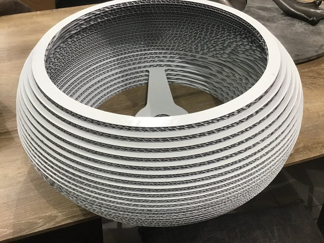 Lampadaire contemporain arc en métal abat-jour blanc