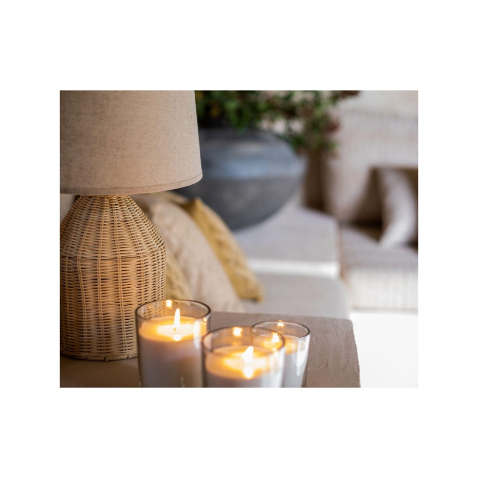 Lampe à poser en rotin tressé et abat-jour beige - 30x30x47cm
