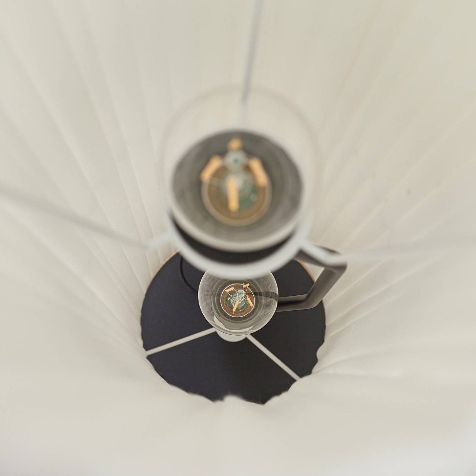 Lampadaire en textile, Virelle