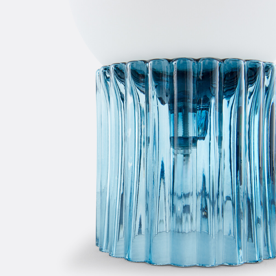 Lampe à poser, verre strié coloré et opaline, Dima