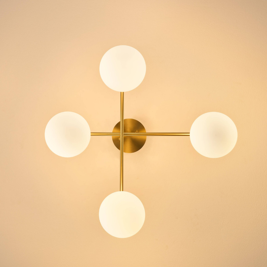 Plafonnier doré 4 globes opale - MILANOA