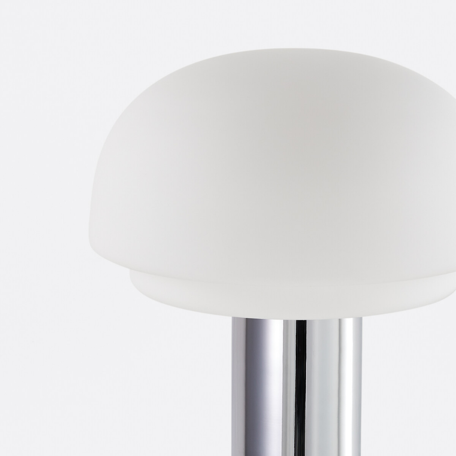 Lampe en verre opalin et métal fer chromé, hauteur 43,1 cm, AGATHILDA