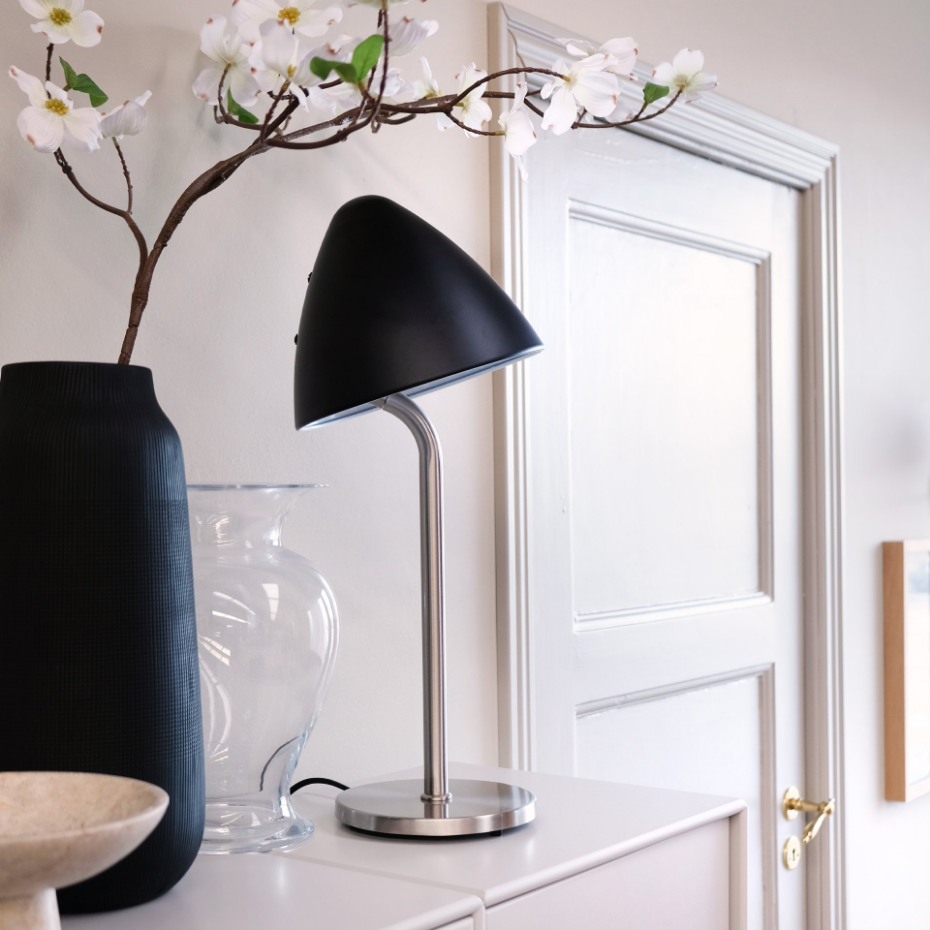 Lampe à poser en Métal, noir et laiton OULU