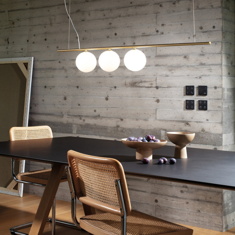 Suspension laiton mat 3 globes verre soufflé Perline