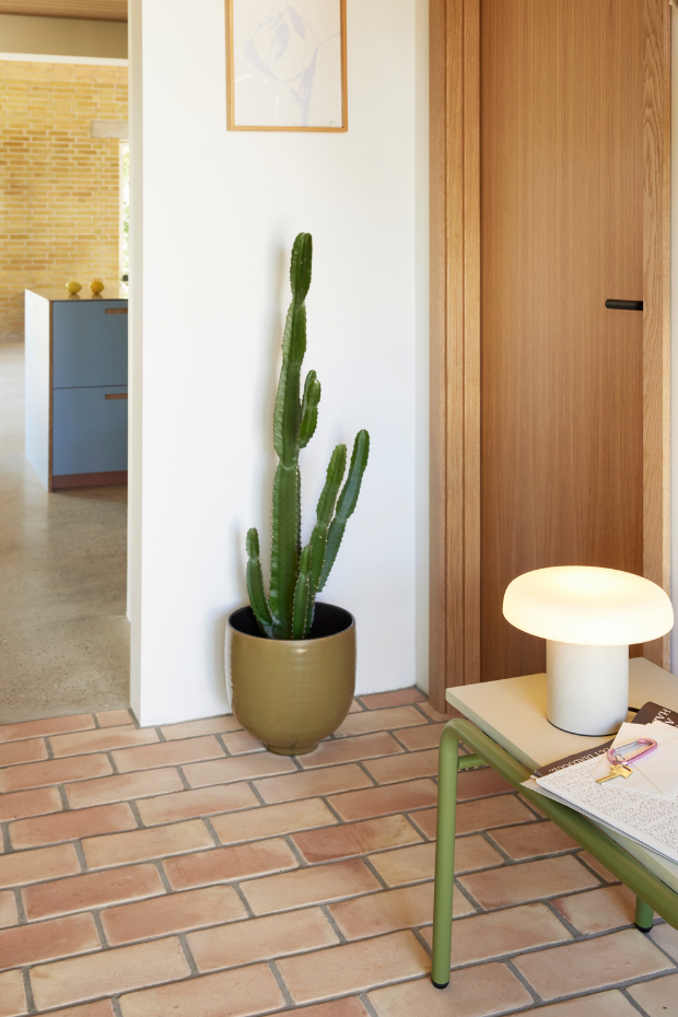 Lampe de table en verre et fer ATELIERS