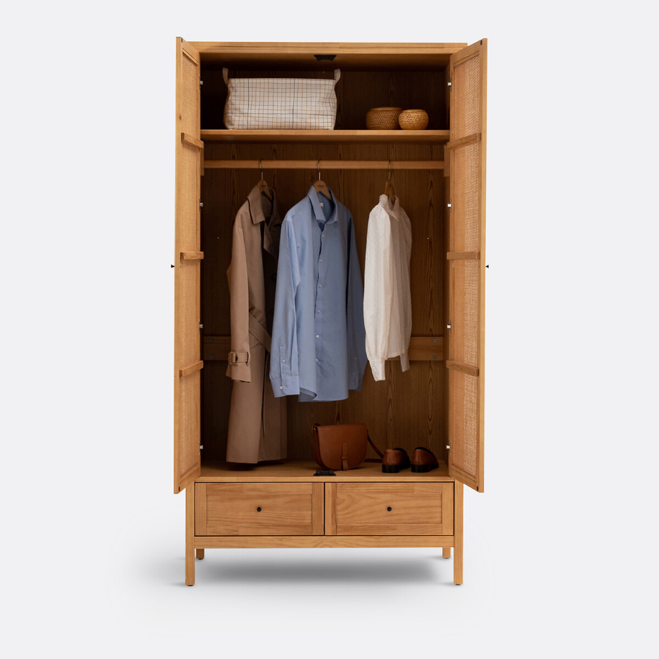 Armoire 2 portes pin massif et cannage, Gabin