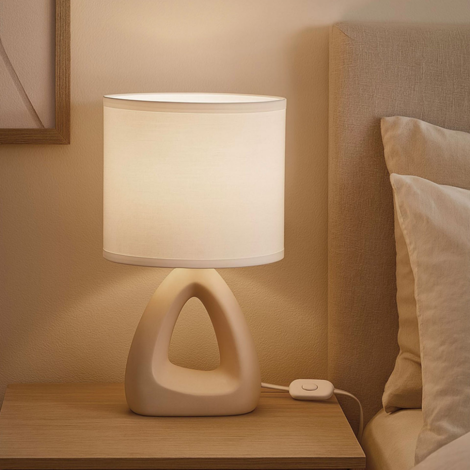 Lampe à poser en céramique beige 17x10x30cm
