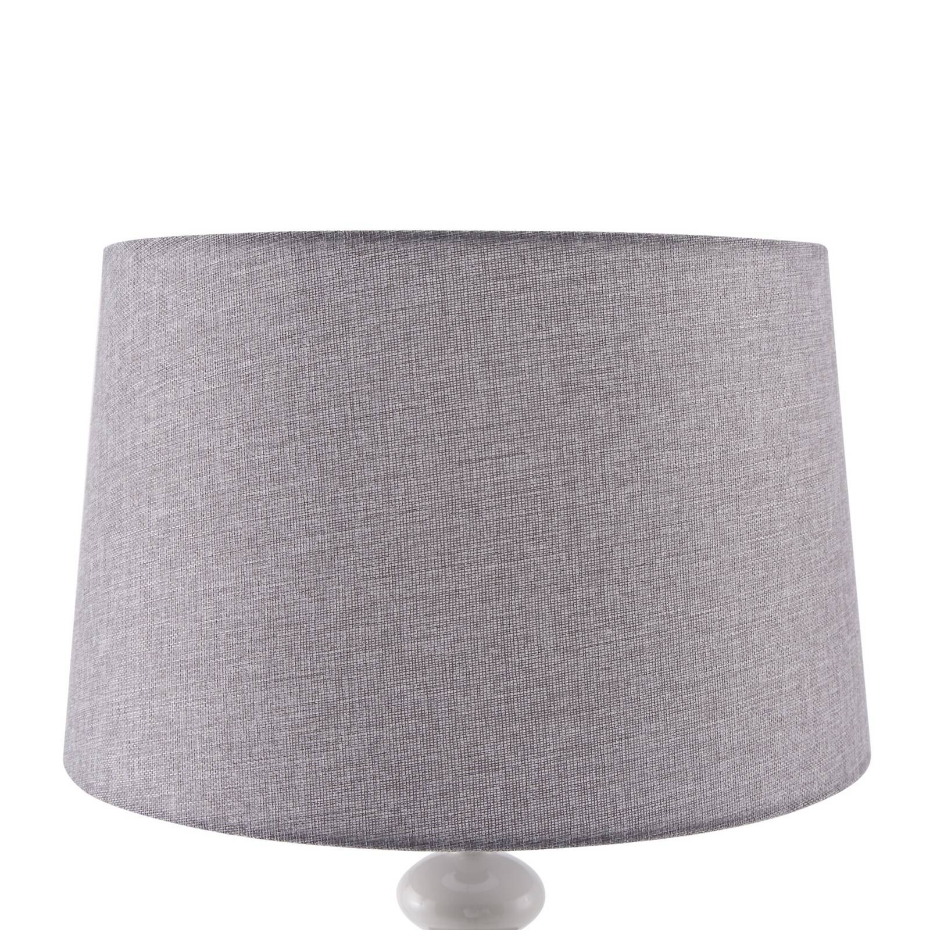 Lampadaire en métal traditionnel, Haldorin