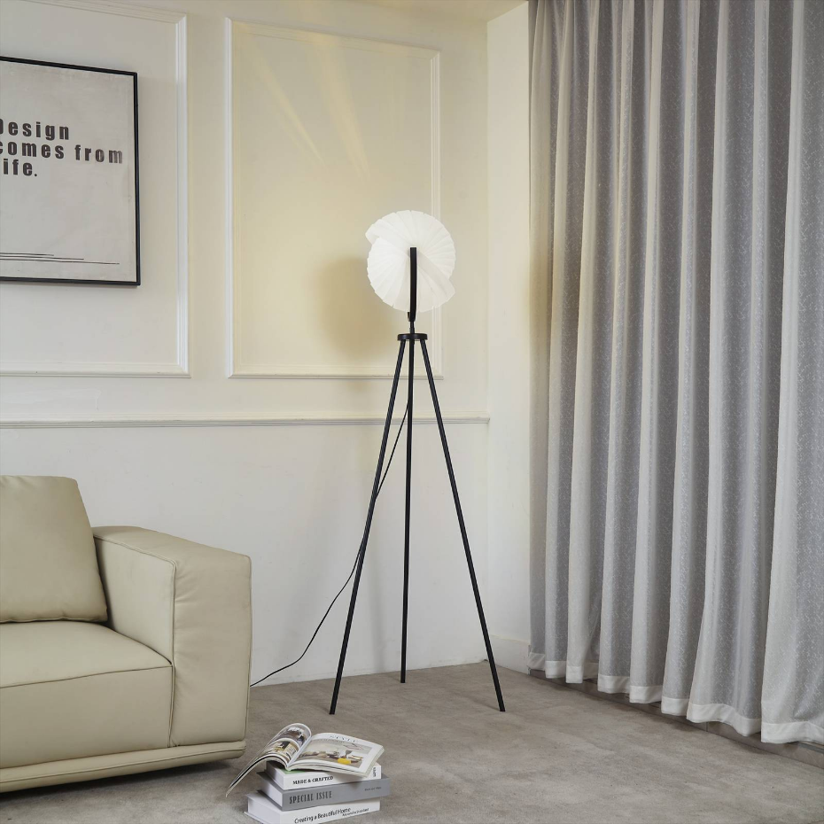 Lampadaire  scandinave, Helva