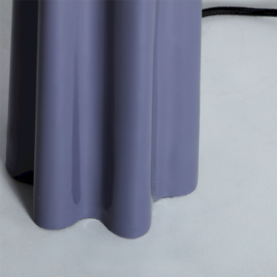 Lampe de table en fer et verre  design moderne