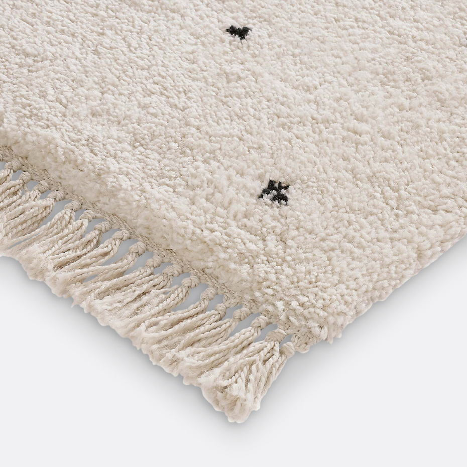 Tapis style berbère petits motifs pois Ava