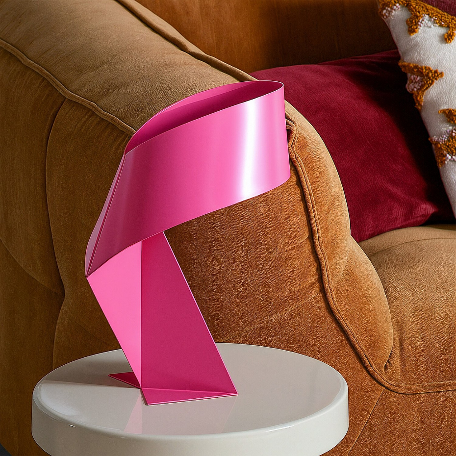 Lampe de table en métal RIBBON