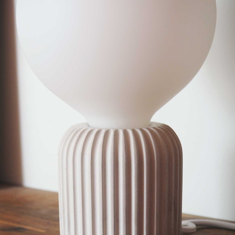 Lampe à poser béton - FROUFROU