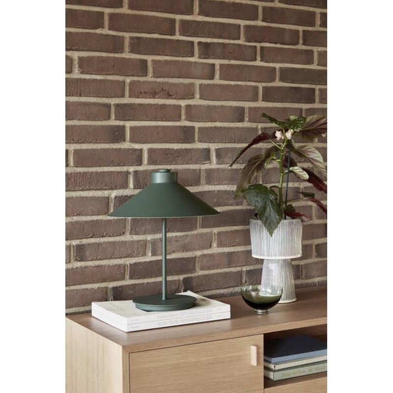 Lampe de table design conique métal