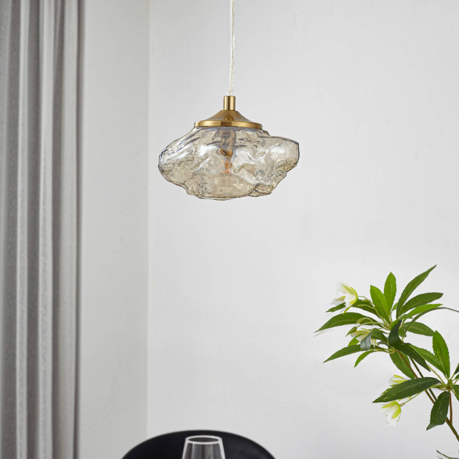 Suspension en verre moderne, Piatra
