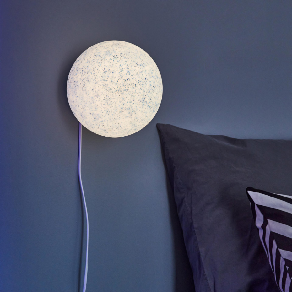 Lampe de table en plastique recyclé, DELMAR