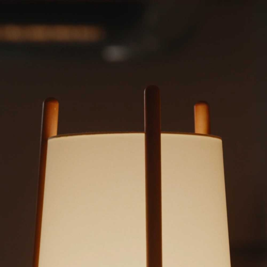 Lampadaire design en bois scandinave, WOODY