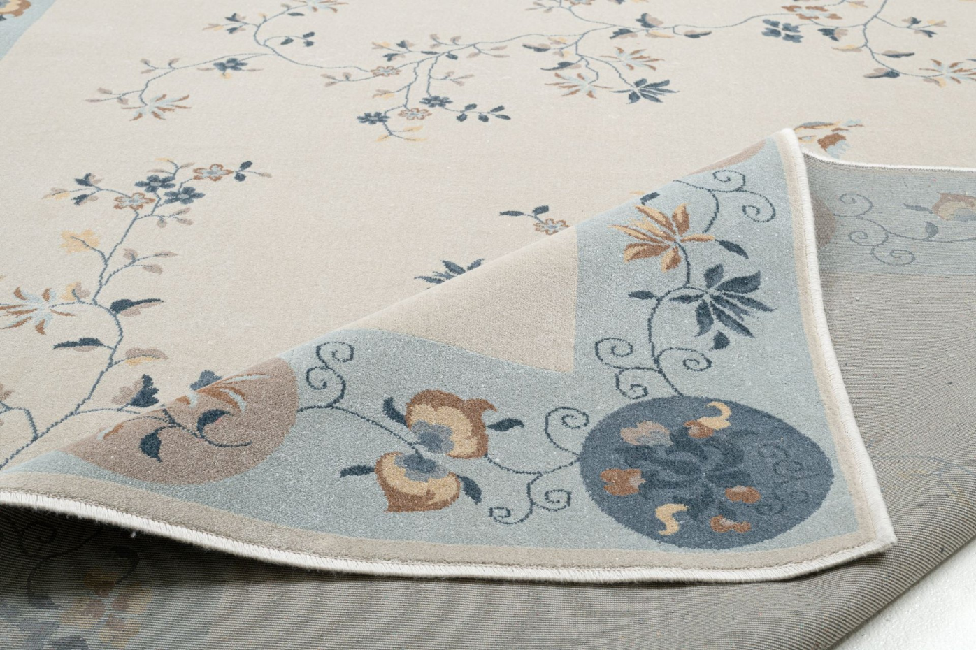 Tapis tissé avec bordure et motif floral avec effet brillant - Cherina