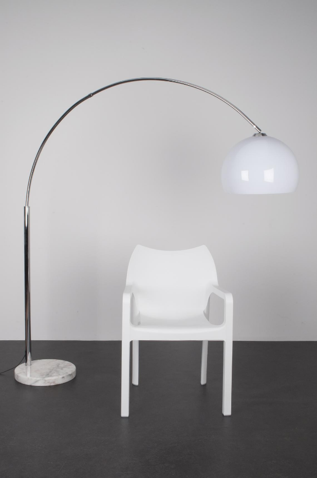 Lampadaire design en métal italien, BOW